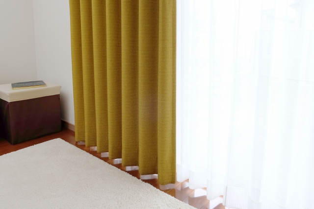 遮光カーテンのつくり方】手持ちのカーテンに裏地をつける「簡単ウラ技」 | 飾りんぼ